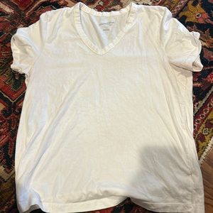 White v-neck t-shirt